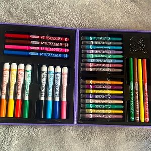 CRAYOLA 32ct set Silly Scent art pens